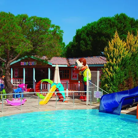 Batihan & 4* 库萨达斯