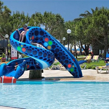 Batihan & 度假村 库萨达斯