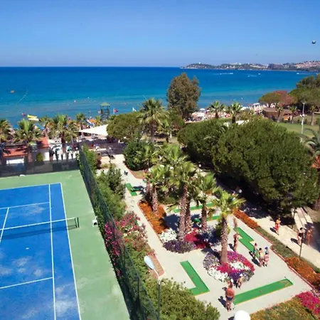 Resort Batihan & 4*